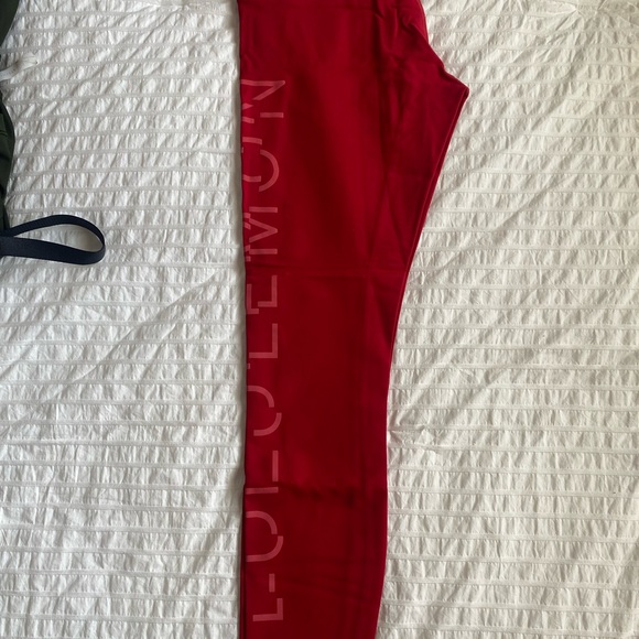 Lululemon Wunder Under - Picture 3 of 3